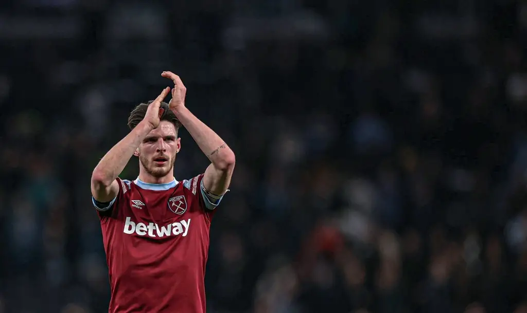 West Ham look to replace Declan Rice with former Arsenal midfielder